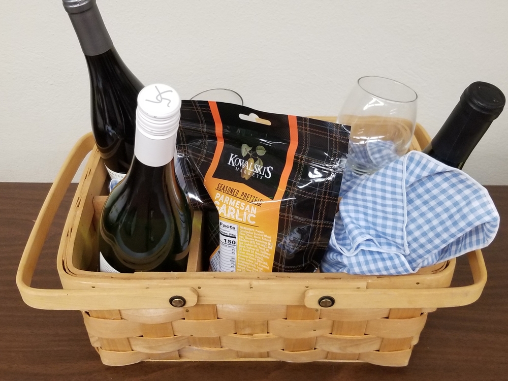 79%20wine%20basket%20with%20handles%20 %20pic